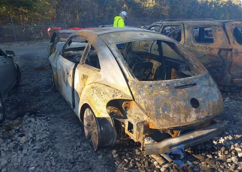 2016 Volkswagen Beetle 1.8T Dune z USA, uszkodzony, nr VIN 3VWS17AT5GM631743